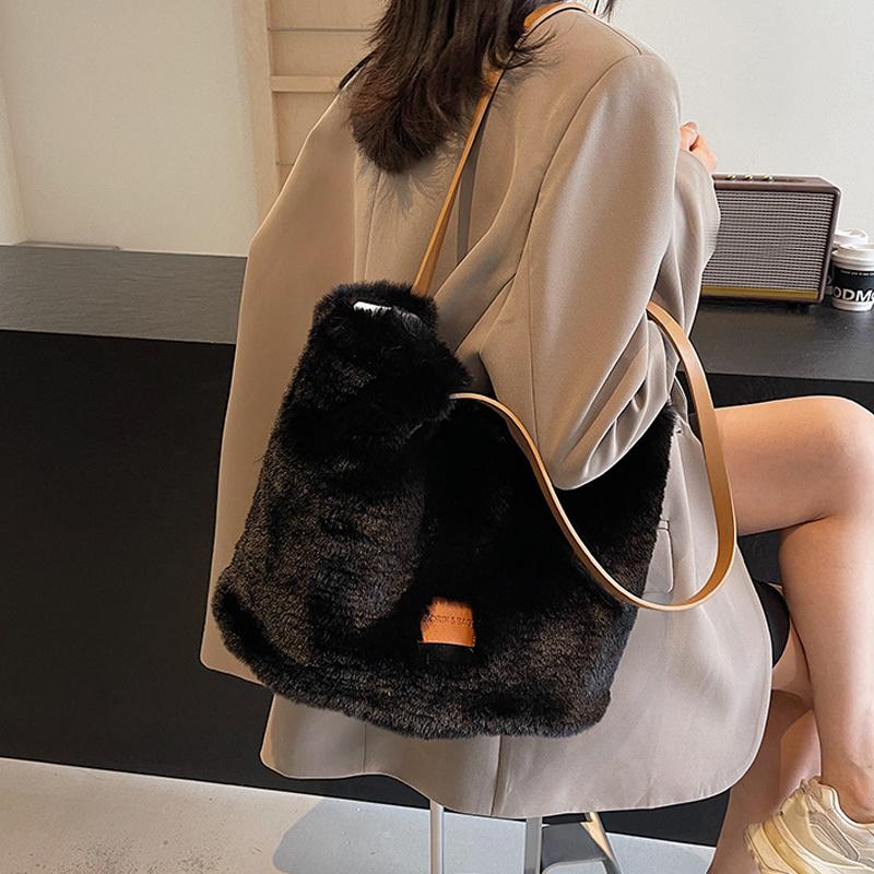 Women Plush Shoulder Bag Fluffy Furry Satchel Bag Large Capacity Fuzzy Purse Handbag for Work Travel Shopping