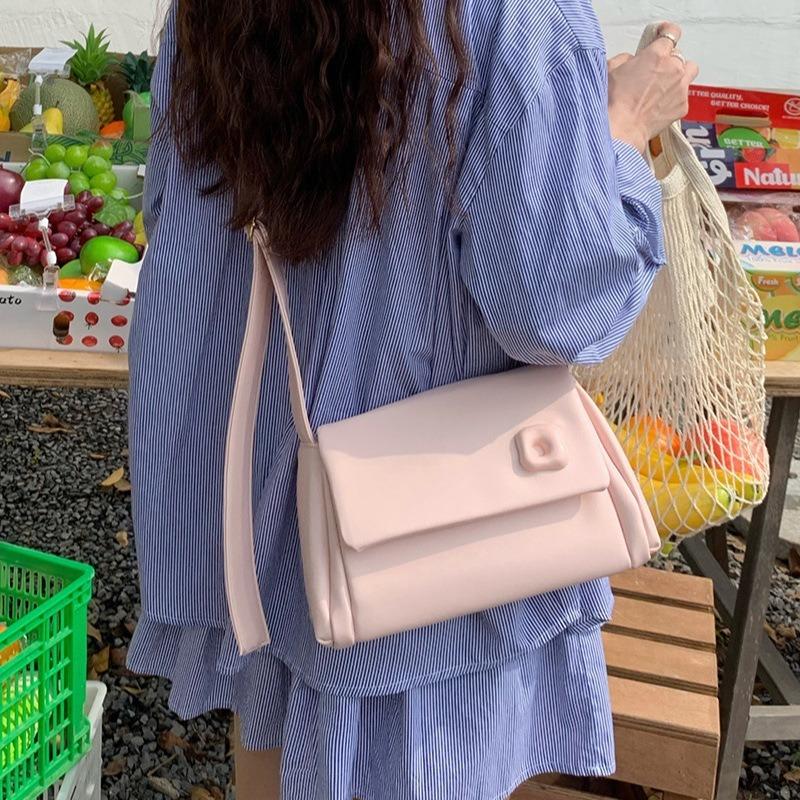 New Women's Bag Texture Niche Design Soft Cloud Bag Crossbody Small Square Bag Casual Versatile Shoulder Bag