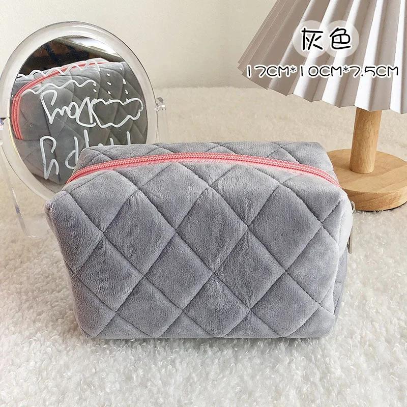 Large-capacity Storage Bag Soft and Comfortable Pillow Bag Student Cute Cosmetic Storage Bag Women Travel Make Up Toiletry Bags