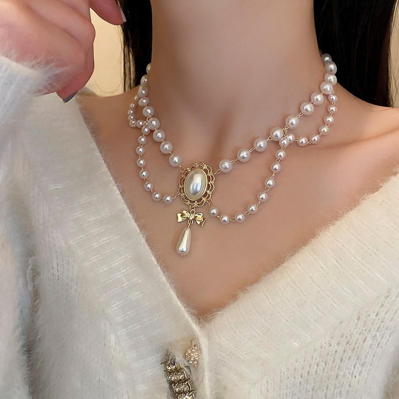 Diamond-Studded Baroque Pearl Double-Layer Necklace - Women's French Retro Clavicle Chain, High-End Fashion Jewelry.