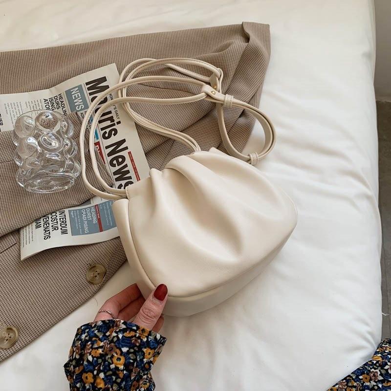 Chic Minimalist Womens Cloud Bag Modern Fashionable Casual Crossbody Bucket Bag