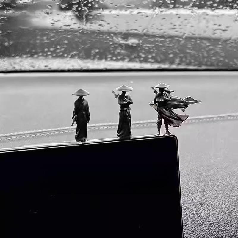 6Pcs/set Exquisite Car Statue Ornament Mini Chinese Swordsman Figure Cartoon Swordsman Miniatures Interior Decor