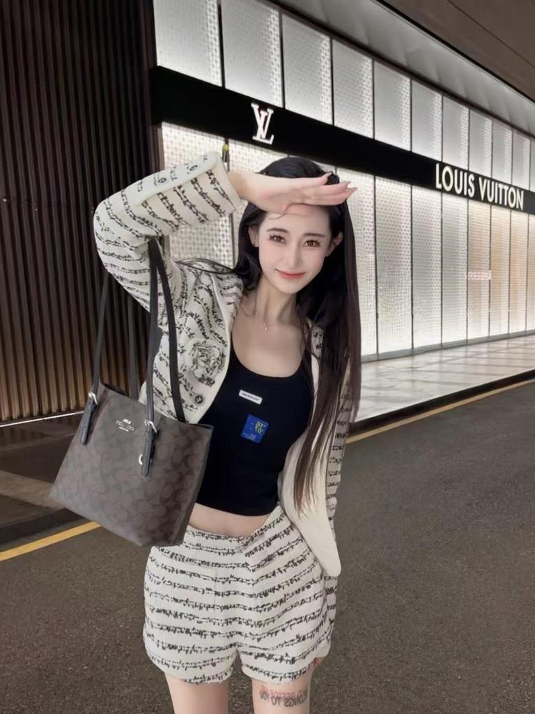 Koujia Jasmine Mollie25 Tote: Všestranná ležérní módní kabelka - Taška přes rameno & Crossbody taška