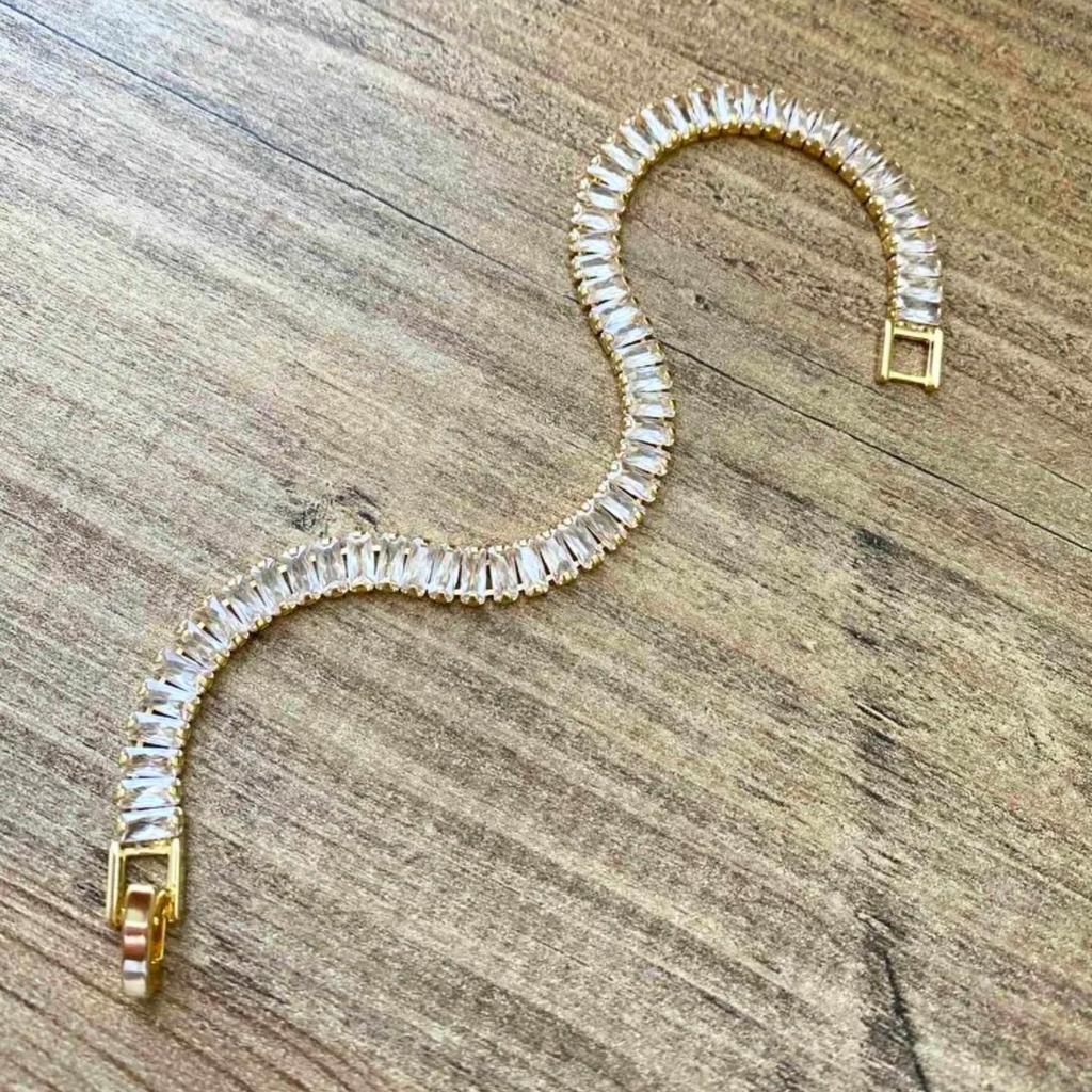 Elegantes Zirkonia-Baguette-Steinarmband – Anlaufgeschützter Edelstahlschmuck für Damen – Verstellbare Länge 16-18cm