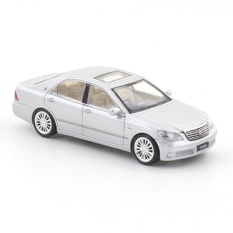 JKM 1/64 Toyota Crown 12th Generation Sedan Car Alloy Toys Motor Vehicle Diecast Metal Model Kids Xmas Gift Toys for Boys