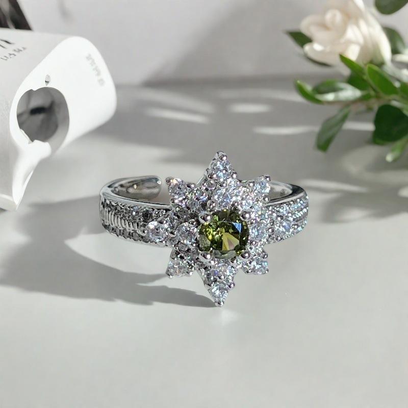 Spring Niche Design Colored Treasure Olive Green Zir*****Pen Ring Luxury High-End Heart-Shaped Full Diamond Ring