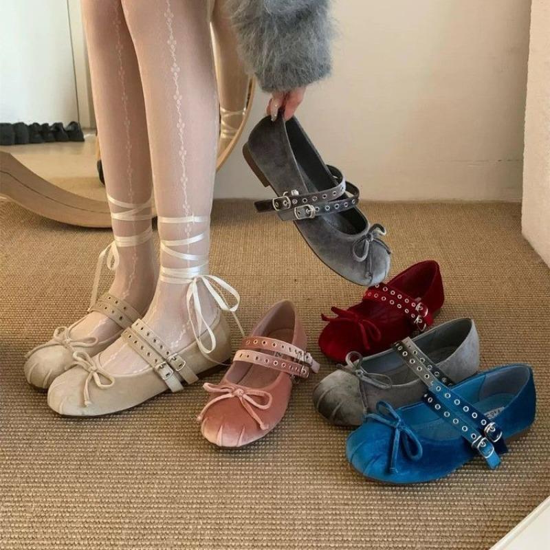 Lolita Socks Spring and Summer Hollow Lace Bowknot Thin Breathable White Stockings Middle Tube Casual Black Socks