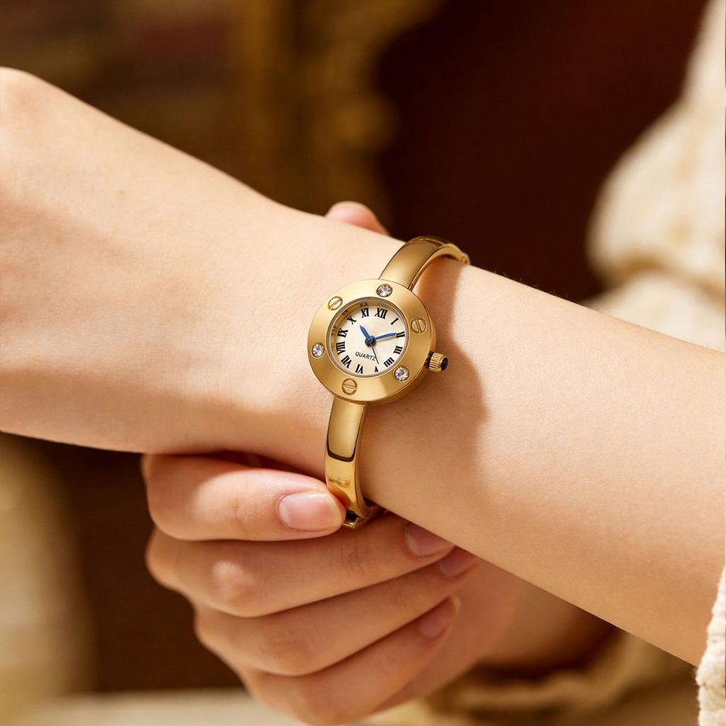 Vintage Round Wristwatch for Women Bracelet Style Quartz Watch