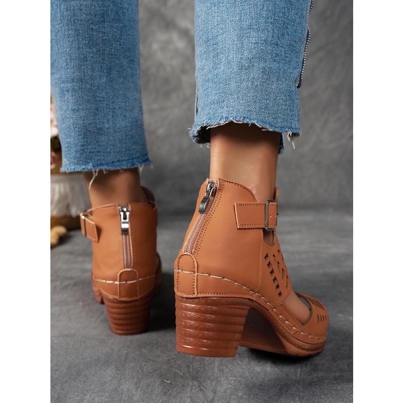 Summer Cut-out Heeled Sandals Women's 2025 New Thick-heeled Plus-size Buckle Roman Sandals