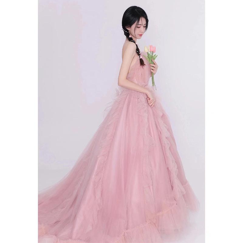 Studio-Themed Wedding Dress: New Girl Style, Pink Skin-Tone Enhancing, Colorful Yarn, Outdoor Travel Photo Dress