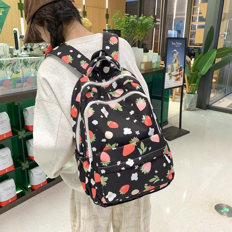 Plecak Student tornister Damski plecak z nadrukiem w truskawki