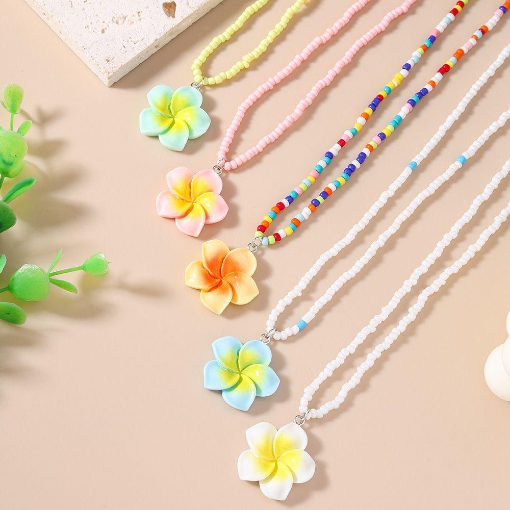 5 Stück Böhmischer Blumenperlen-Halskette Harz-Plumeria-Halskette Neuer Perlen-Choker Tägliches Tragen