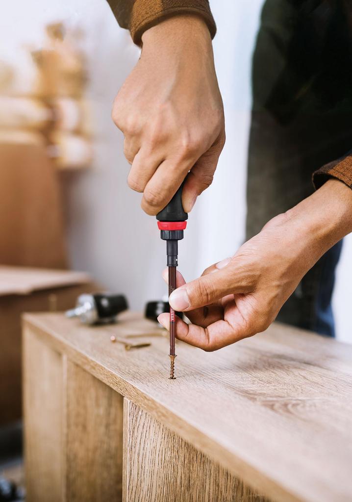 VESSEL Mega Drive Interchangeable Ratchet Screwdriver with 7 Bits and Storage Pouch 900RT-7P