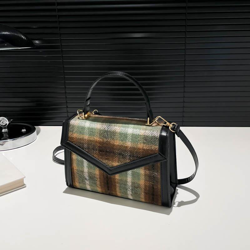 

Crossbody bag small square bag women 2025 new Korean autumn niche design texture trend shoulder bag diagonal span bag зелёный