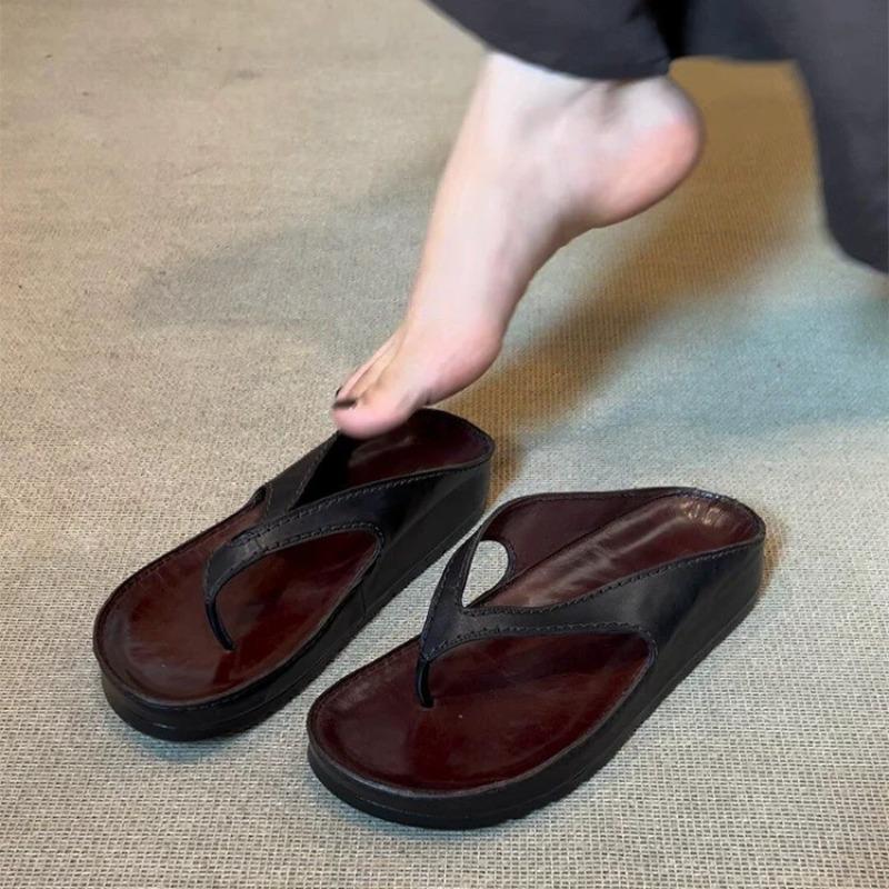 Rindsleder-Version~ retro Nischen Zehentrenner Sandalen Schuhe für Damen zum Tragen Sommer dicke Sohle Fußquetscher Urlaub coole Hausschuhe