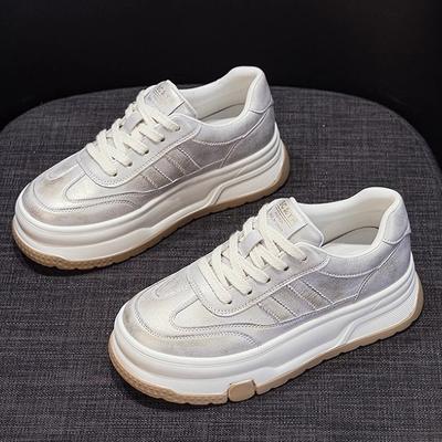 Buty na platformie białe damskie 2025 wiosna nowe codzienne buty sportowe retro wszechstronne niewielkie podwyższenie popularne buty deskorolkowe