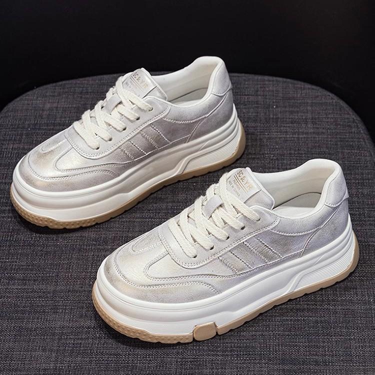 Platform white shoes women's 2025 spring new casual sports shoes retro versatile small height increase popular board shoes