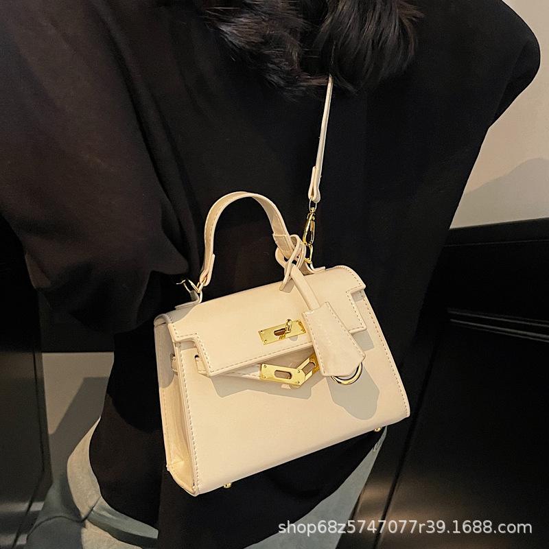 Textured Lock Portable Small Square Bag Women's 2025 New Versatile Classic Shoulder Messenger Bag Fashion Kelly Bag