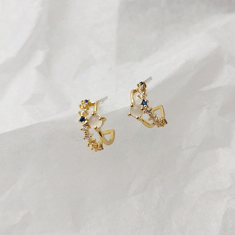 Korean Retro C-Shaped Stud Earrings with Cat's Eye Stone - Trendy, Elegant, and Simple Design for Women