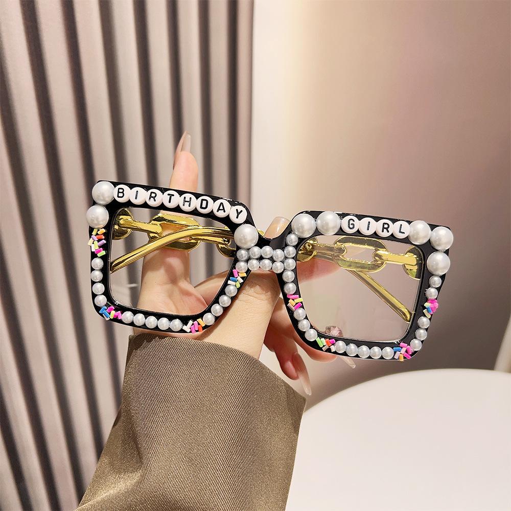 Occhiali da Sole Quadrati Vintage di Lusso con Montatura Grande Perle Donna Ragazza Compleanno Punk Popolari Oversize Carini Rosa