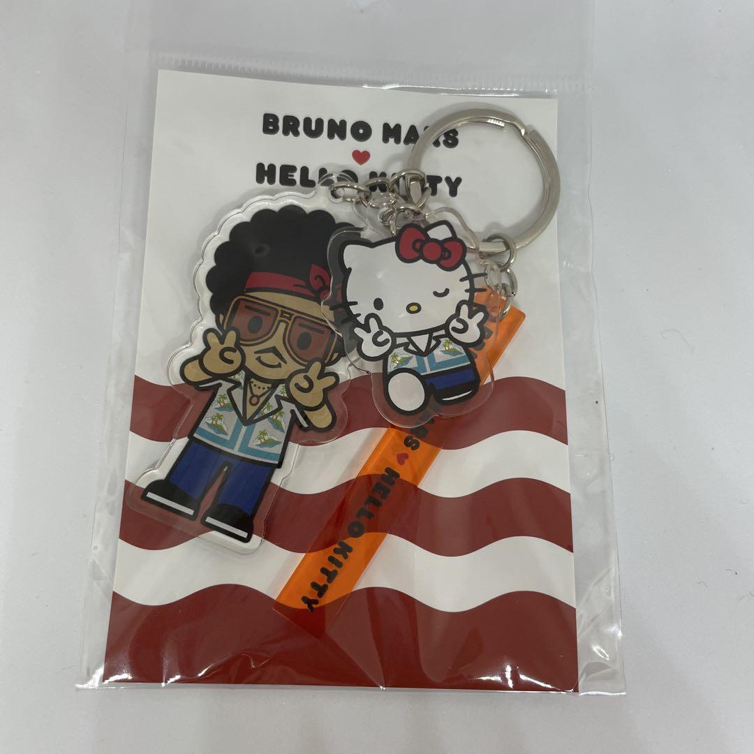 

Used BRUNO MARS x HELLO KITTY Key Ring Pop-up Store Limited