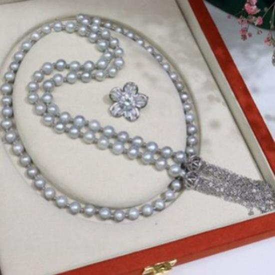046 Elegant Freshwater Pearl Necklace with Camellia Clasp