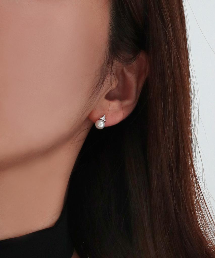 Paul Brial Tiny Pearl Earrings Pybe0280