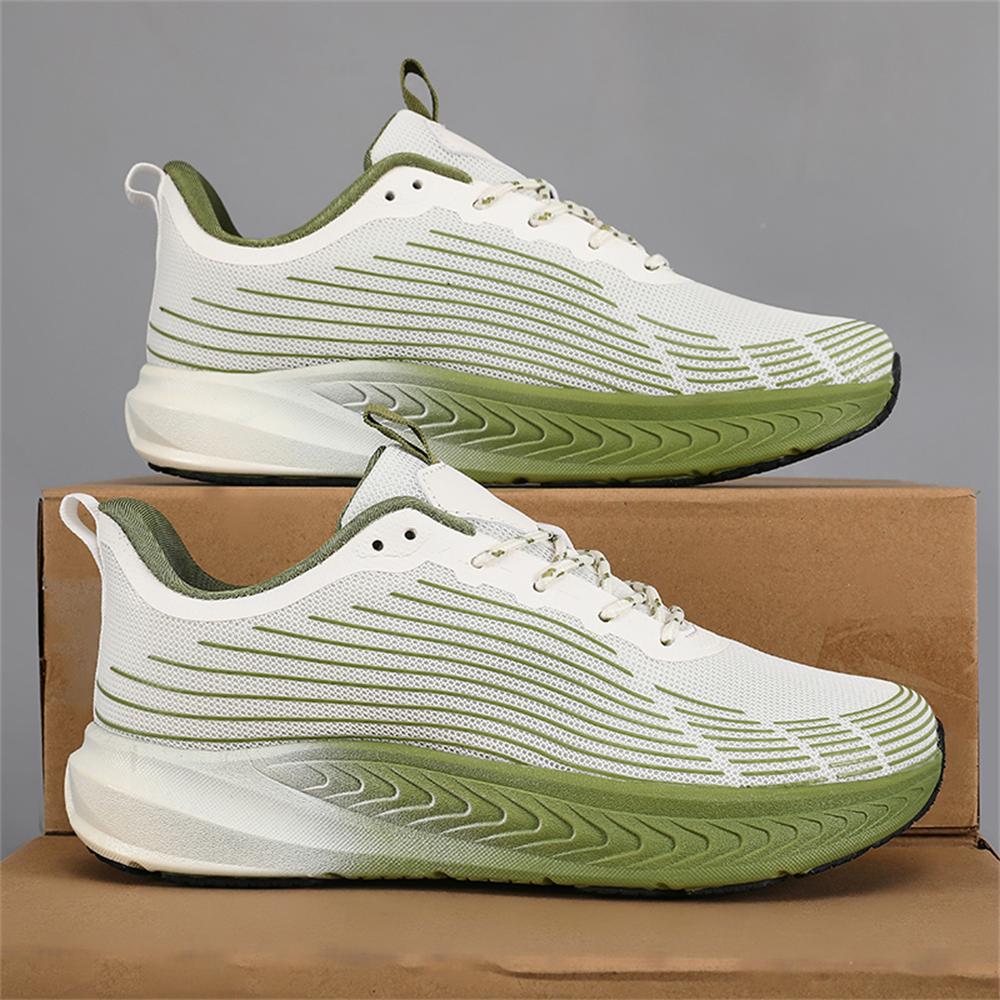 

TUINANLE Мужские походные туфли Модные легкие уличные кроссовки Дышащие для мужчин Противоскользящие износостойкие Новая мужская обувь 46 зелёный