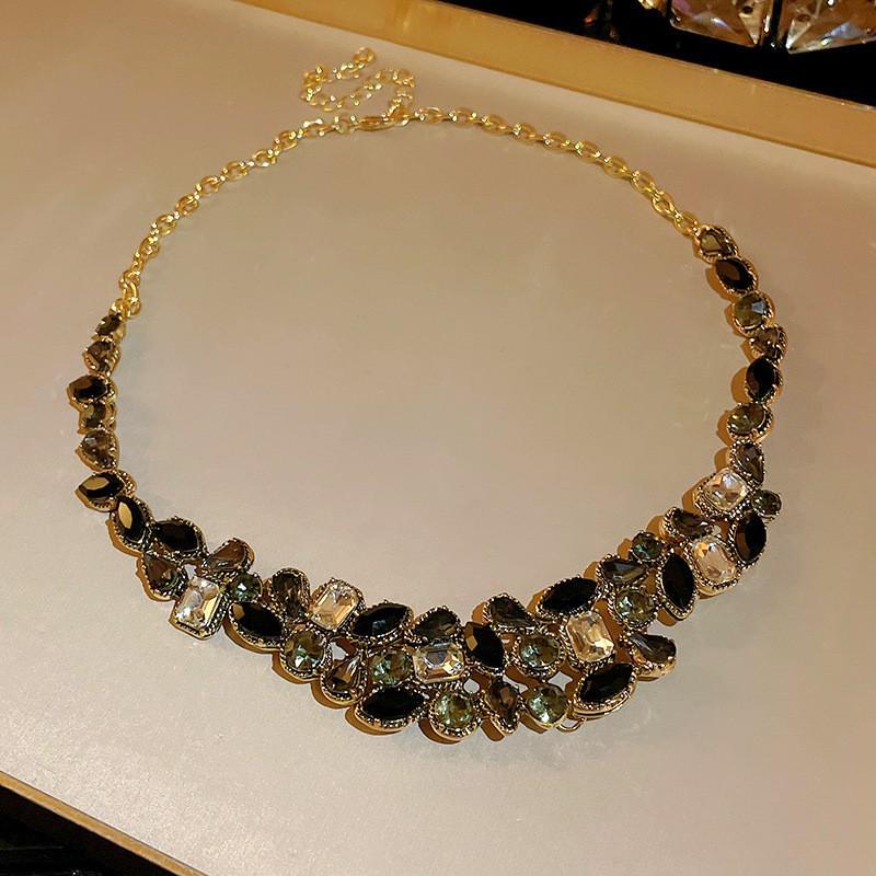 Vintage Rhinestone Flower Heart Necklace - Elegant Retro Clavicle Chain, Light Luxury Style