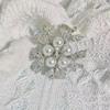 1 stk Brude Bryllupstilbehør Simulert Perle Rhinestones Blomsterbrosjer Kvinner Elegant Mote Brosjenåler Nytt Smykke