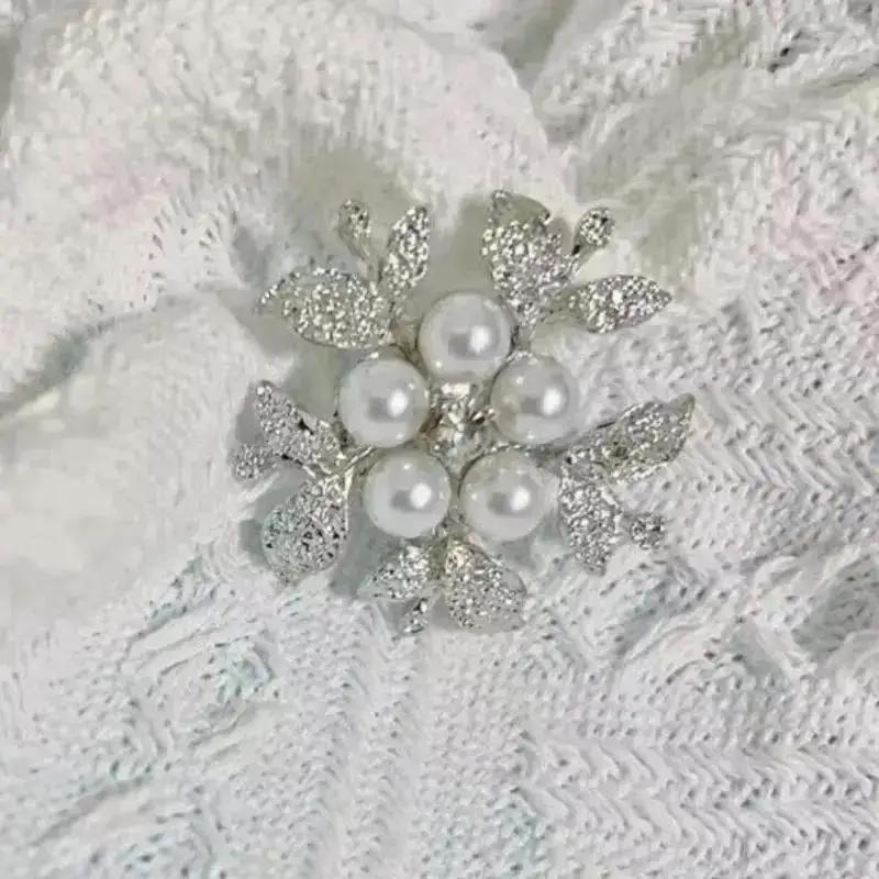 1 stk Brude Bryllupstilbehør Simulert Perle Rhinestones Blomsterbrosjer Kvinner Elegant Mote Brosjenåler Nytt Smykke