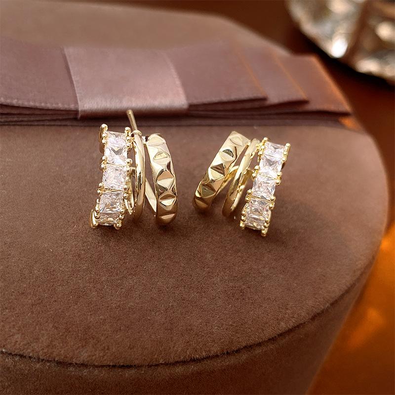 

Серьги С-образной формы с гальваническим покрытием из настоящего золота и циркония с французским нишевым дизайном, модные и легкие роскошные серьги золотой