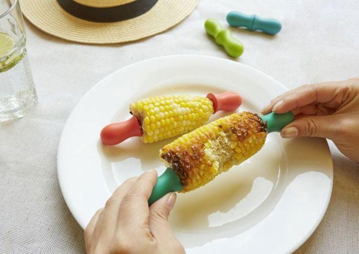 Kikkerland CU304 Rainbow Corn Holder