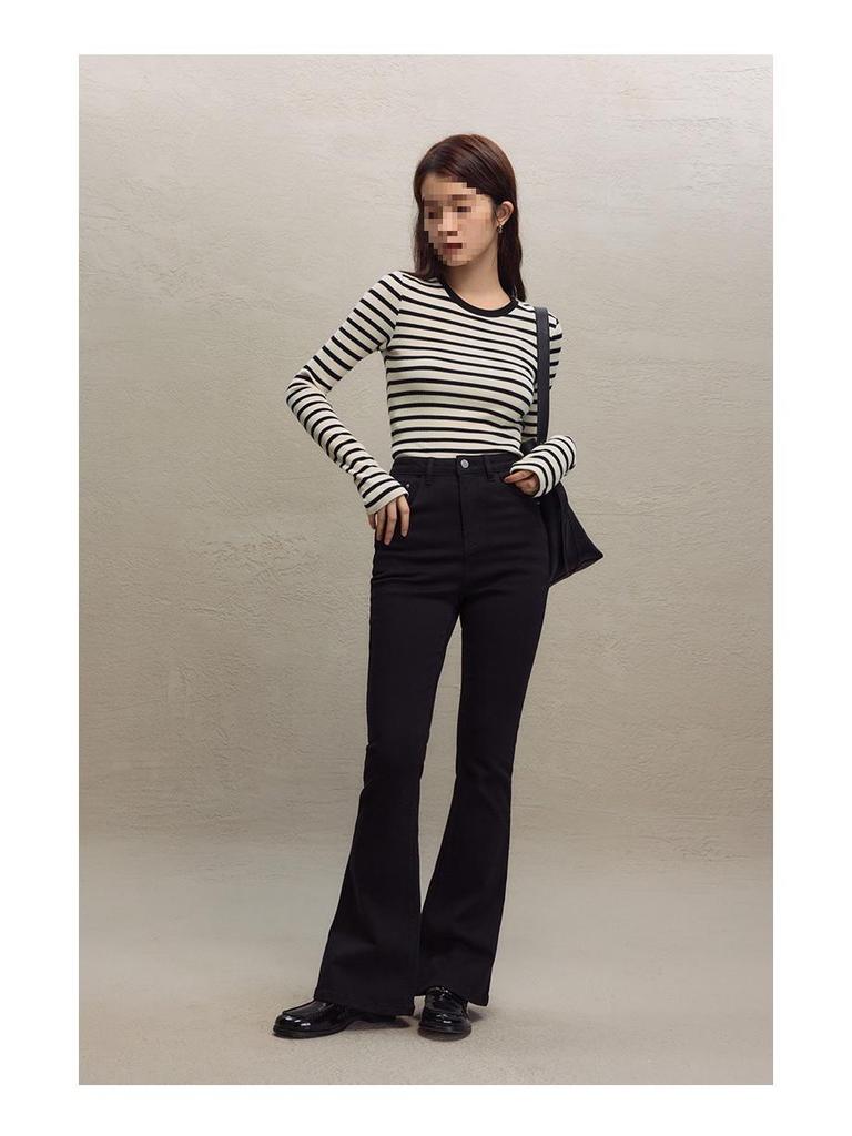 Women's Slim Fit Contrast Stripe Long Sleeve Knit Top for Autumn/Winter 2023