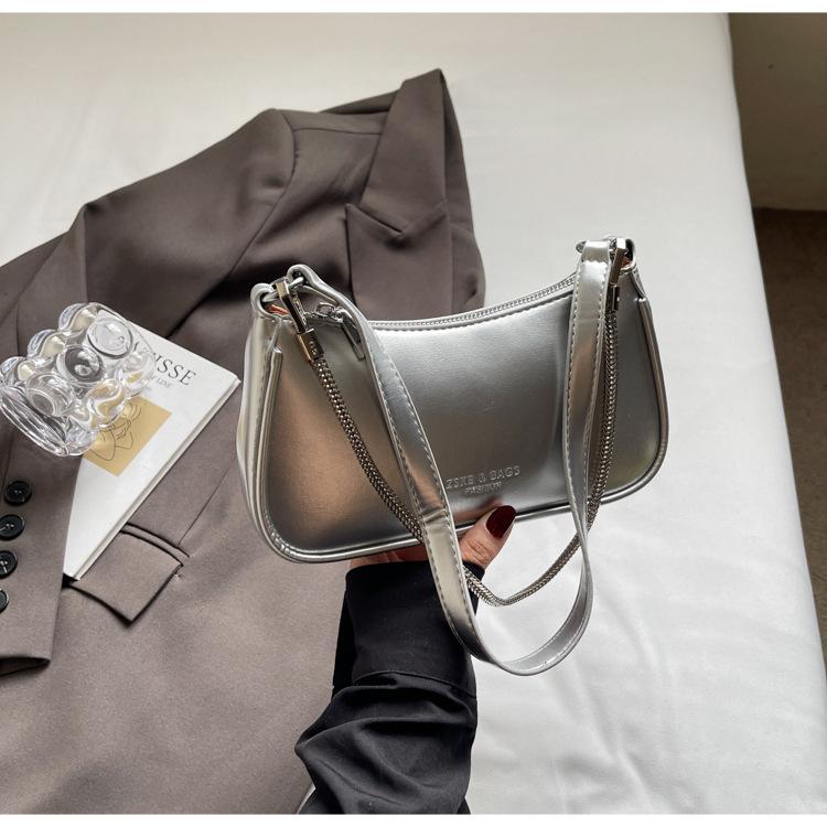 Niche design underarm bag hand carry small bag women's 2025 tide high-end chain bag shoulder messenger bag