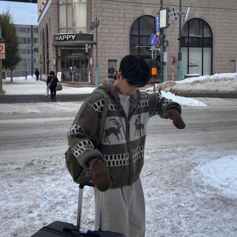 Pánský retro vánoční svetr s kapucí: Zimní žakárový kardigan na zip