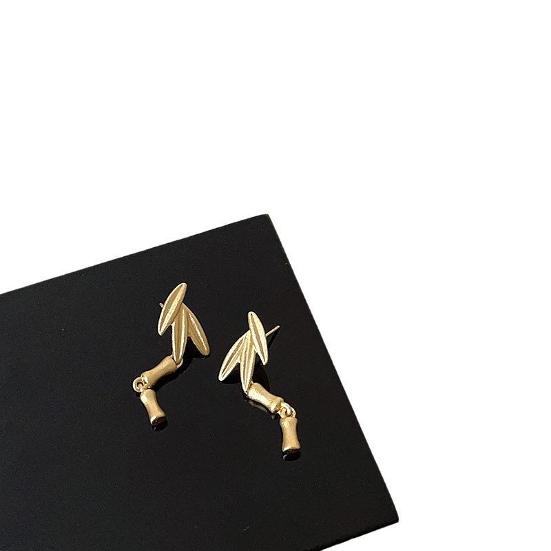 New Chinese Design Sense Retro Matte Bamboo Metal Stud Earrings Women'S Light Luxury Elegant Fashion Versatile Earrings