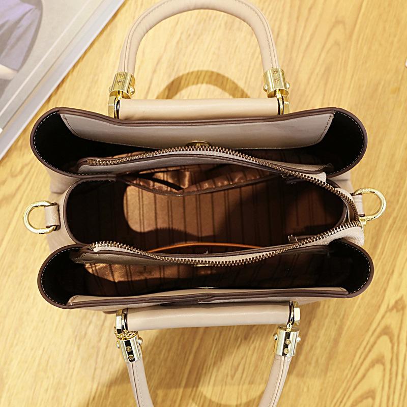 Large Capacity Handbag Women's 2025 New Fashion Shoulder Messenger Bag Versatile Women's Bag Women's Bag