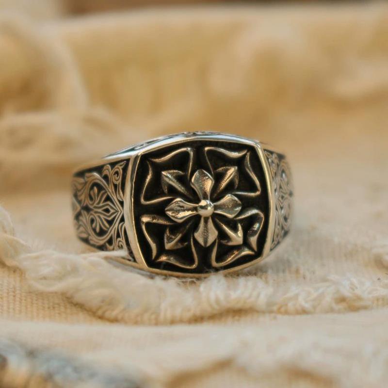 Vintage Thai Silver Four Leaf Clover Ring For Men Personality Versatile Cross Heart Grass Pattern Finger Jewelry Adjustable Ring