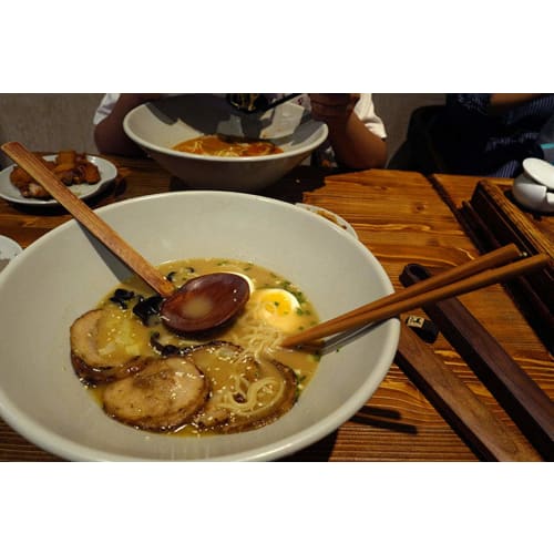 Yilan Trade Natural Wooden Chopsticks, Japanese Style, with Chopstick Case, Antibacterial Wooden Chopsticks, Portable Cutlery for Bento Boxes, Dining