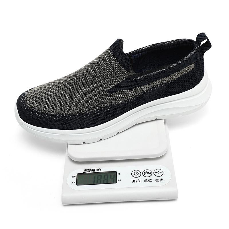 New Men's Round Head Color Matching Foot Sports Fly-woven Breathable Large-size Outdoor Mesh Men's Shoes