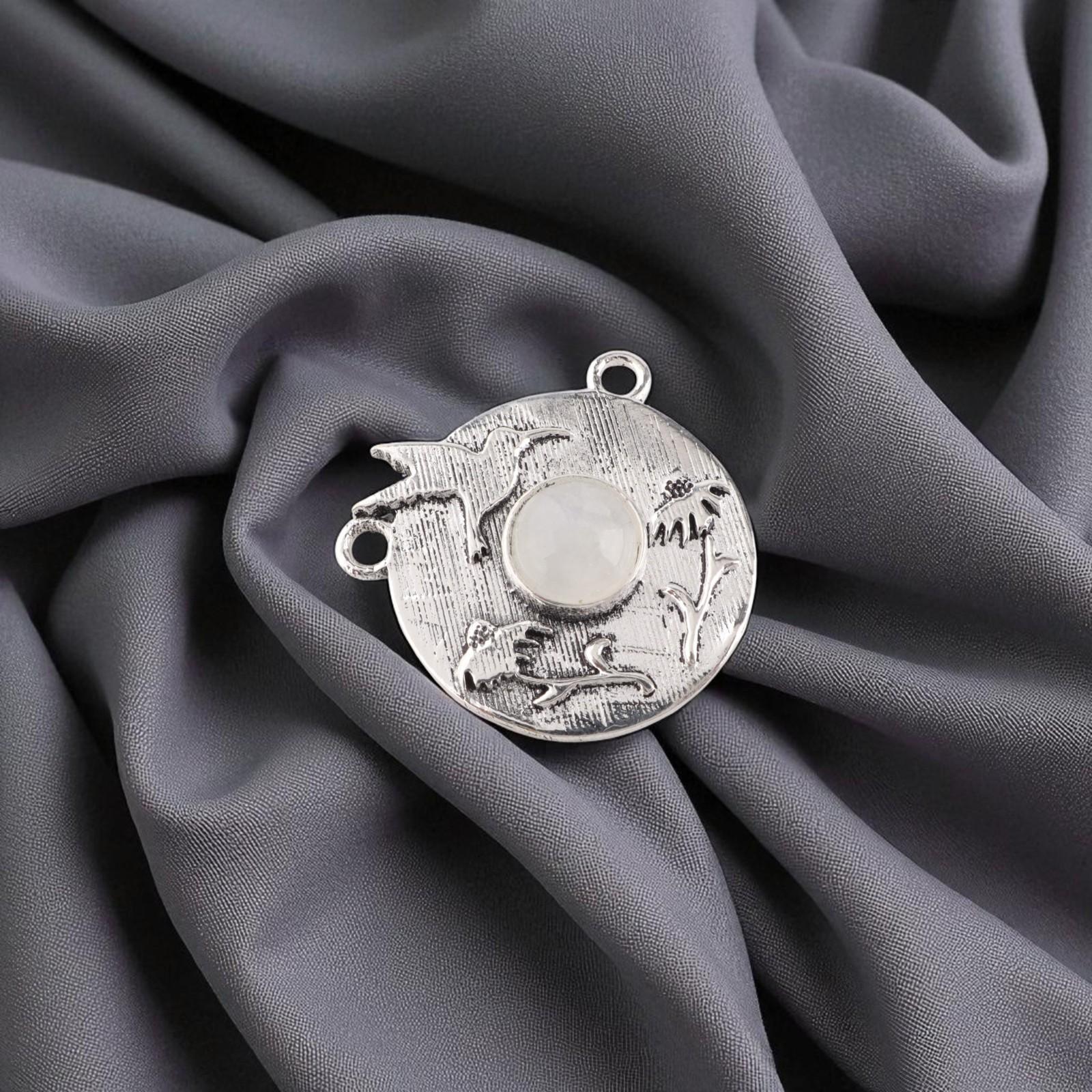 

Радужный Лунный Камень Драгоценный Камень 925 Стерлинговое Серебро Ювелирные Изделия Ручной Работы Подвеска 0.92 CP-34-23