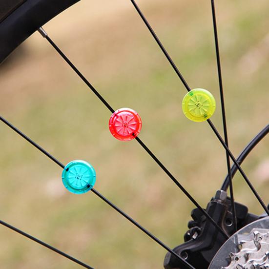 2ks světla na kola na kola Super jasná Vodotěsná Kompaktní velikost Ultralehká Jednoduchá instalace Světla na kola na kola Cyklistické příslušenství