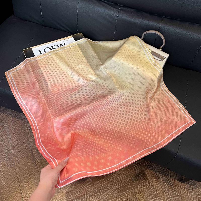 New 71 * 71cm Korean version small square scarf women's silk scarf spring and summer thin sunscreen scarf neck protection tied bag headband scarf
