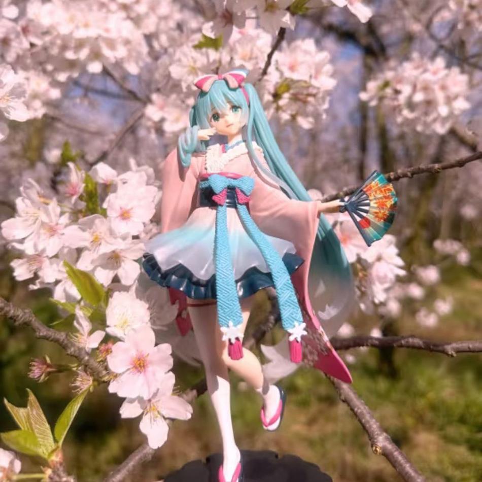 20cm Hatsune Miku Cherry Blossom Kimono Action Figure Girl Collection Model Toy Kawaii Anime Figurine Desktop Ornaments Gift PVC Poseable Articulated