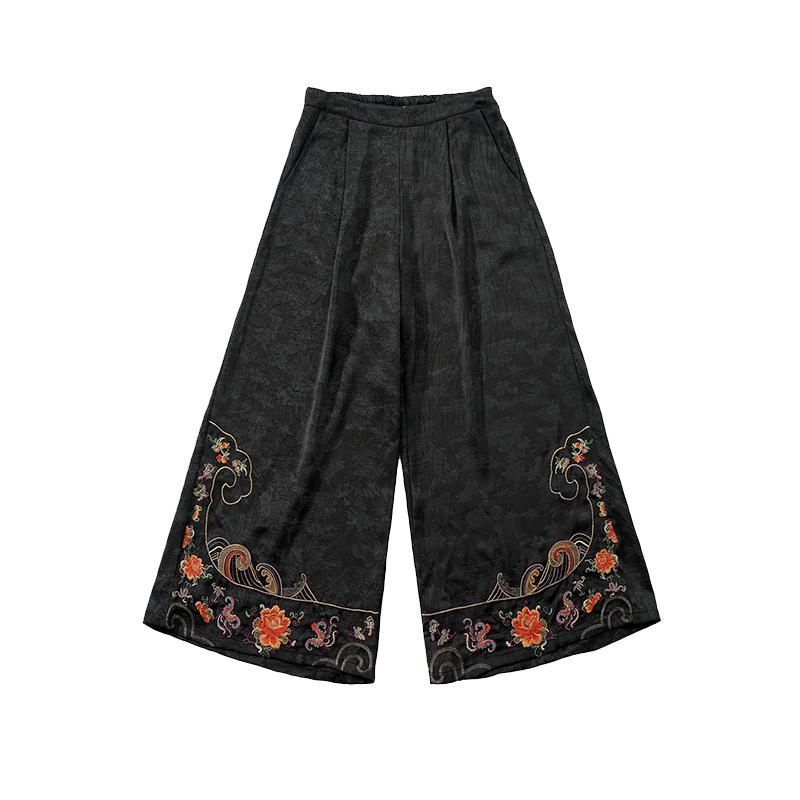 Women's Ethnic Style Retro Jacquard Embroidery Wide-Leg Culottes.