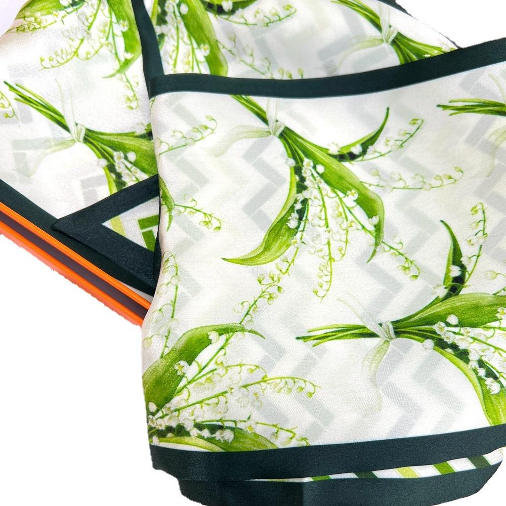 Fresh Green, Narrow Strip, Silk Mulberry Silk Silk Scarf, Women'S Streamer Scarf, Suit, Thin Shirt.