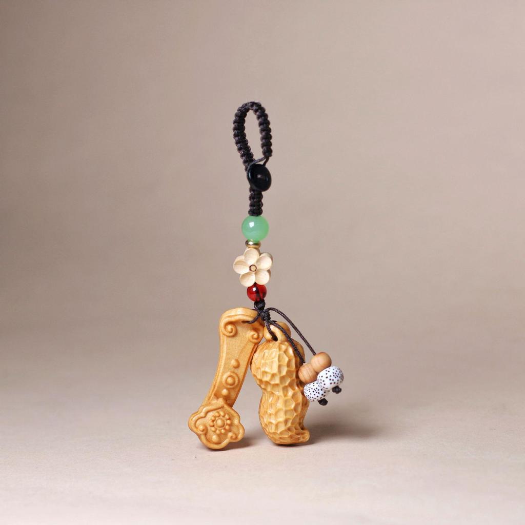 Top Mother's Day & Children's Day Wooden Keychain Gift: 'Good Things Happen' Souvenir