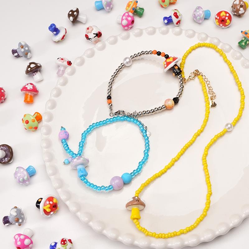 1 pezzo [17x16mm] Perline a forma di fungo in Vetro Colorato Dipinte a Mano Perline Fungo Tridimensionali Accessori Fai da Te per Gioielli Fatti a Mano