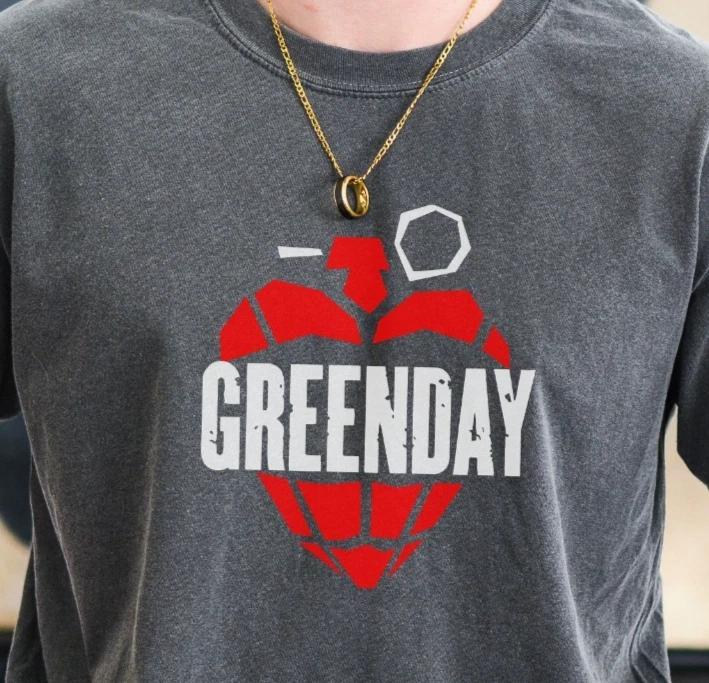 

Футболка Green Day American Idiot на винтажном черном цвете Comfort Colors 1717 S